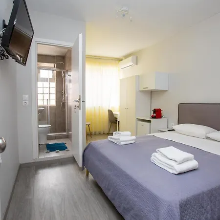 Raise Boutique In The Center Of Apartment