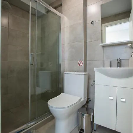 Raise Boutique In The Center Of Apartment Athen